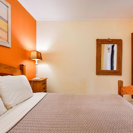 Brisas Studio Apartments (Adults Only) Палм Бийч Екстериор снимка