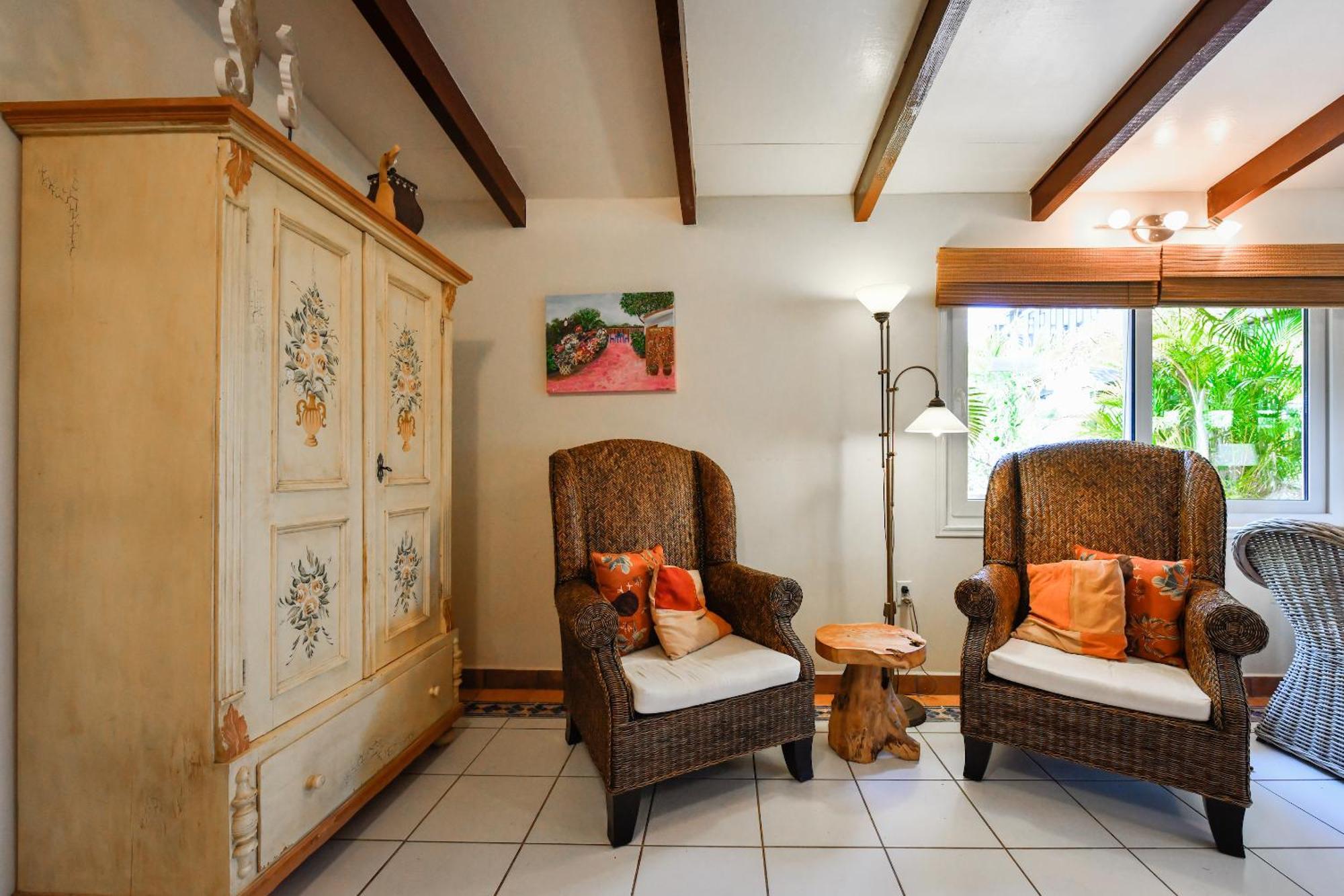 Brisas Studio Apartments (Adults Only) Палм Бийч Екстериор снимка