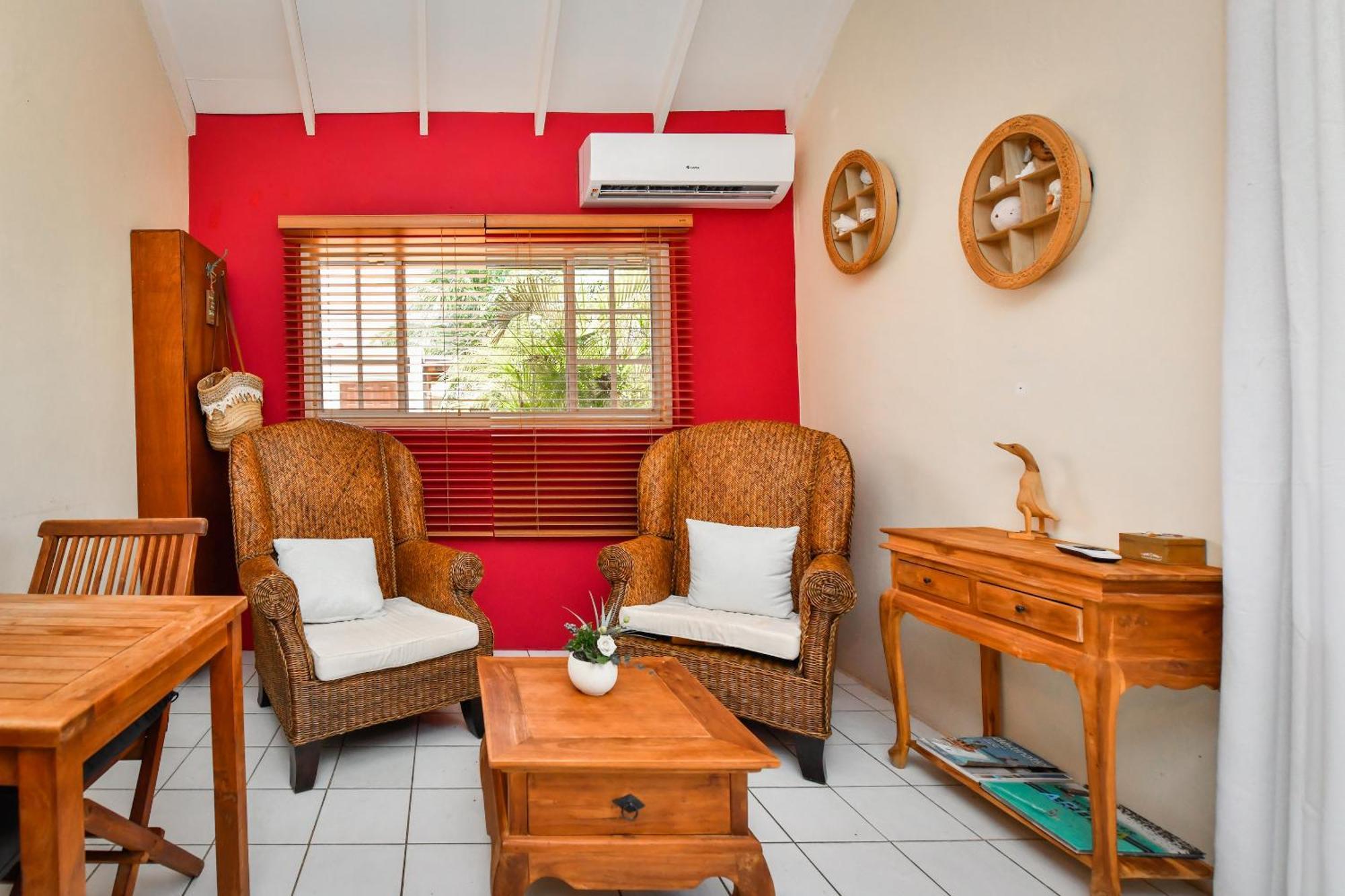 Brisas Studio Apartments (Adults Only) Палм Бийч Екстериор снимка