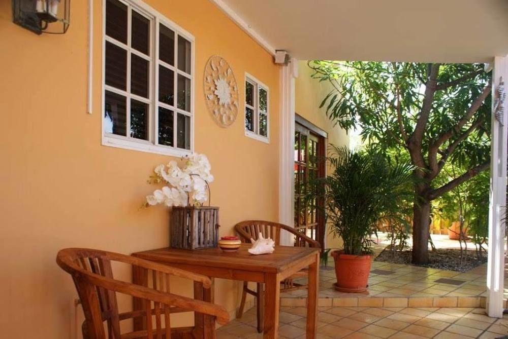 Brisas Studio Apartments (Adults Only) Палм Бийч Екстериор снимка