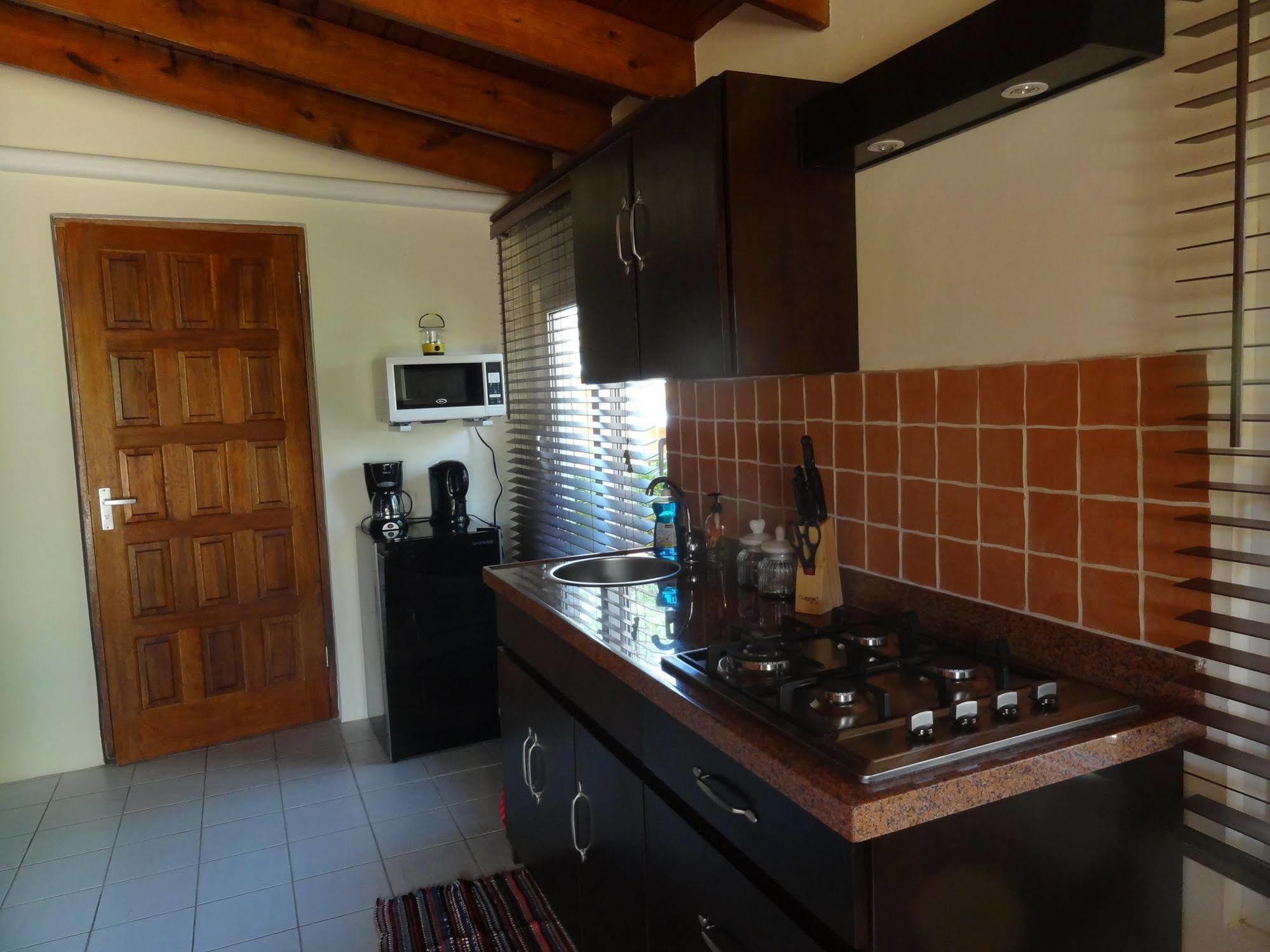 Brisas Studio Apartments (Adults Only) Палм Бийч Екстериор снимка